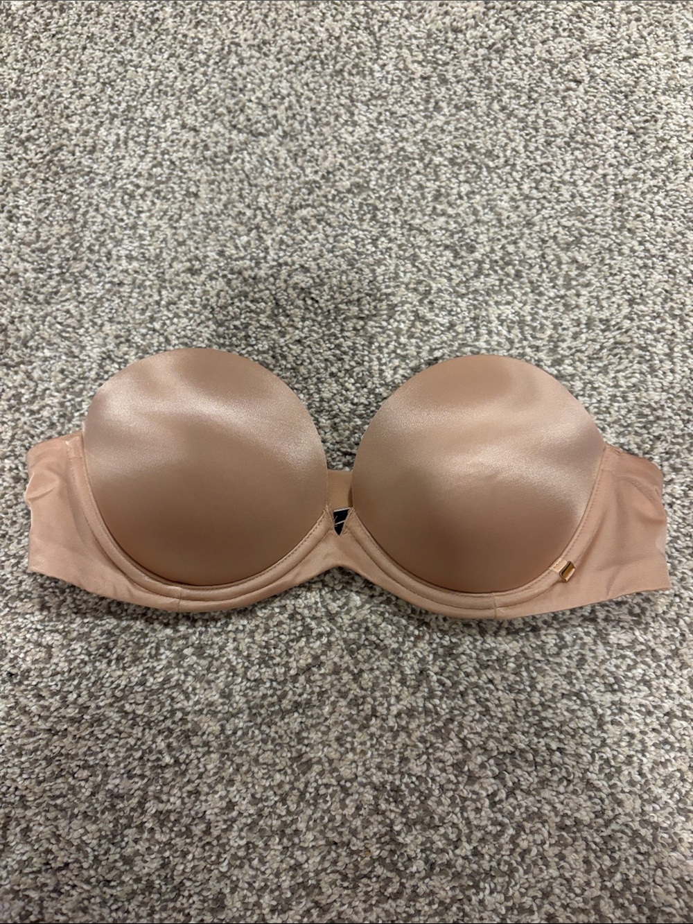 Victoria's Secret Strapless Molded Bra in Nude Blush